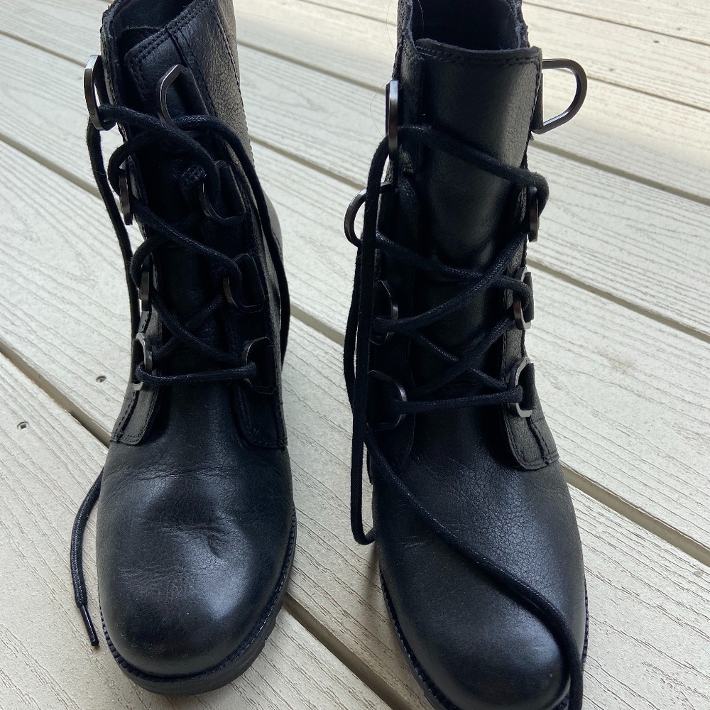 Brand New Black Sorel Boots, Size 8.5